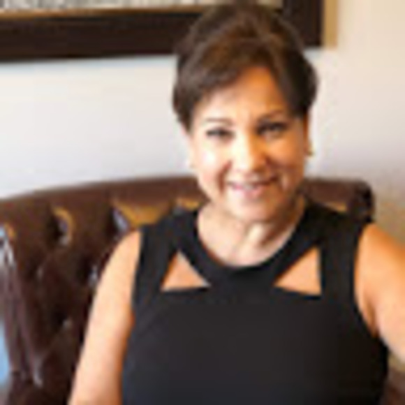 Meet your Posher, Carly - Picture 1 of 1